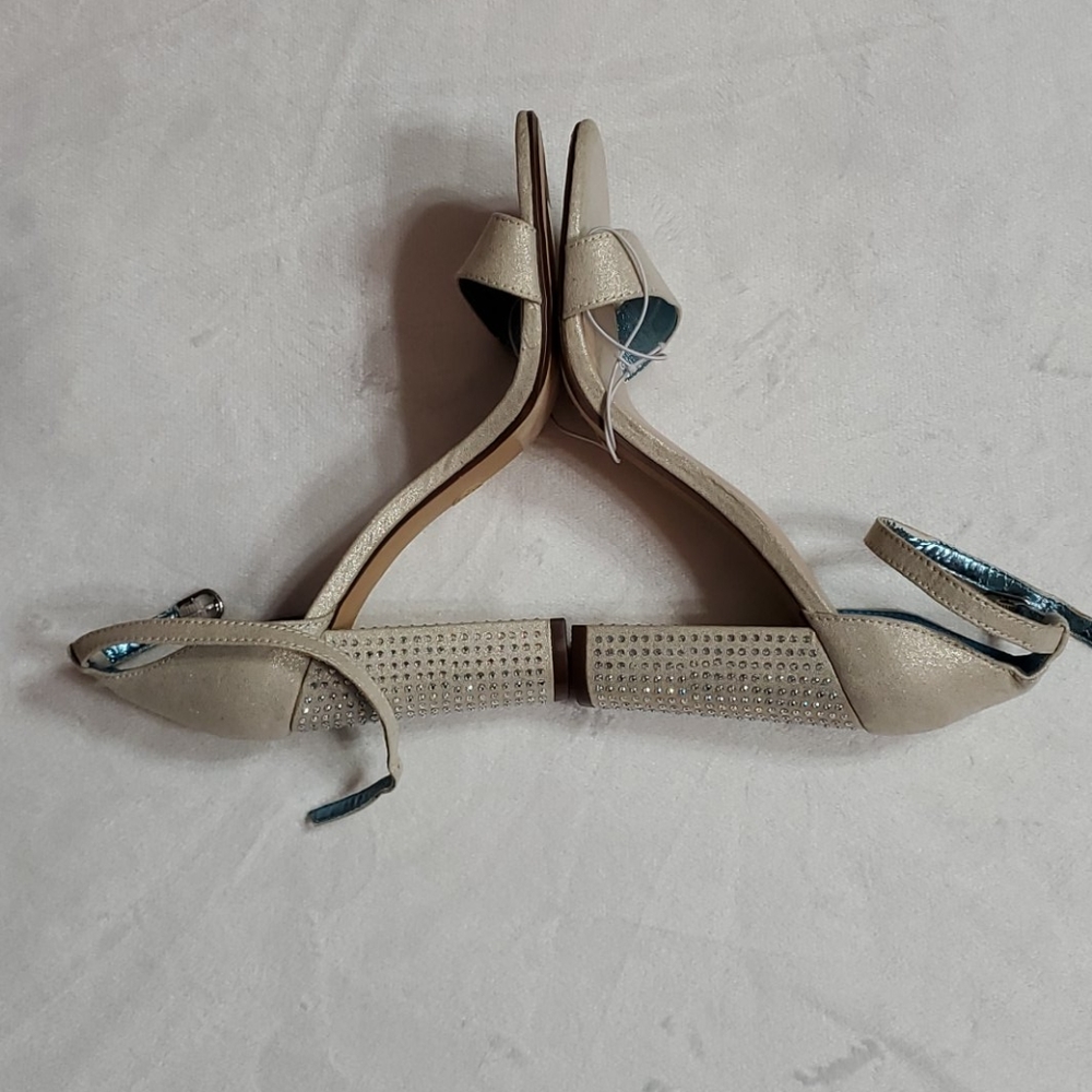 Tivolio Women's Ankle Strap Size 8.5 Heels